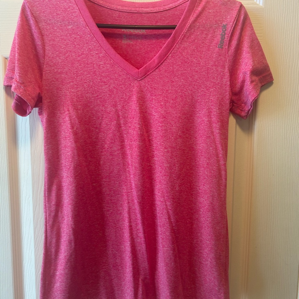 ✨Reebok Women's Vivid Pink Short Sleeve Tee